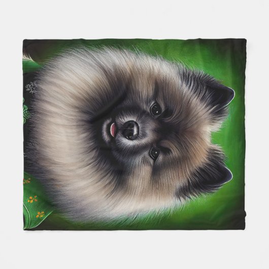 Keeshond Dog in St. Patrick's Day Dress Fleecedecke (Vorderseite (Horizontal))