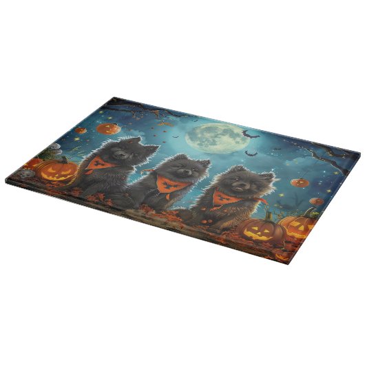 Keeshond Halloween Spooky Schneidebrett (Ecke)