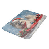 Keeshond Hund in Sledge Lass es Schnee Weihnachten Badematte (Schrägansicht)