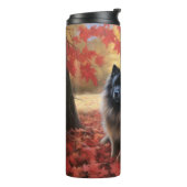 Keeshond im Herbst Leaves Fall Inspiriert Thermosbecher (Nach links gedreht)