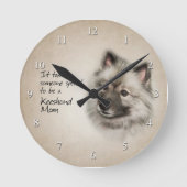 Keeshond-Mama-Uhr Runde Wanduhr (Vorderseite)