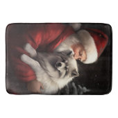 Keeshond mit Weihnachtsfeiern Badematte (Vorderseite)