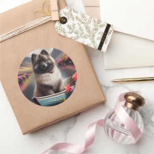 Keeshond on a Paddle: Ein Landschaftliches Abenteu Runder Aufkleber