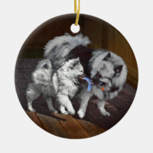 Keeshond Playtime Malerei - Niedliche Original Dog Keramikornament