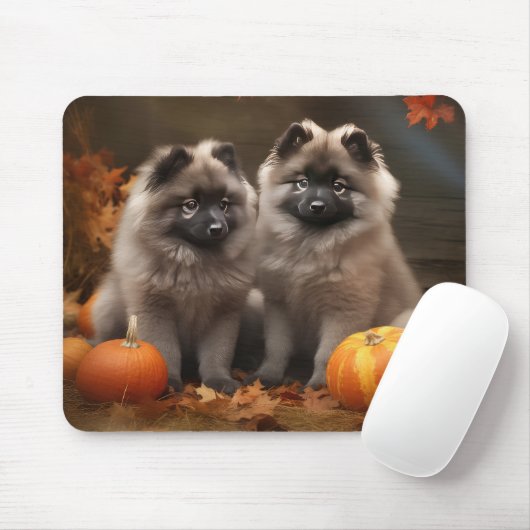 Keeshond Puppy Autumn Delight Pumpkin Mousepad (Mit Mouse)