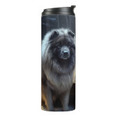 Keeshond Snowy Sleigh Weihnachtsdekor Thermosbecher (Nach links gedreht)