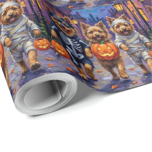 Keeshond Trick-or-Treating in Halloween-Kostümen Geschenkpapier (Rolleneckpunkt)