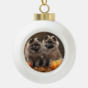 Keeshond Welpe Herbstvergnügen Kürbis Keramik Kugel-Ornament