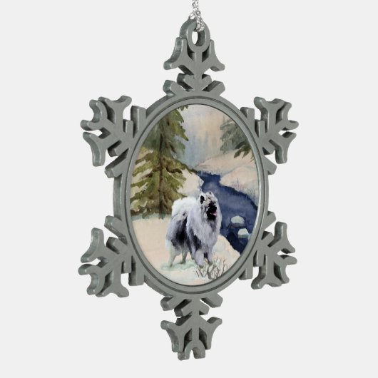 Keeshond-Winter-Szenen-Schneeflocke Schneeflocken Zinn-Ornament (Links)