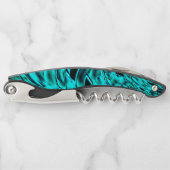 Kegelförmige Quadrate spiegeln sich in einem zyani Kellnermesser (Vorderseite)