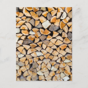 Keil aus Brennholz als Baumstamm Postkarte