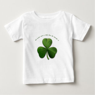 Kein Geheimnis ist von 3 Personen bekannt. Altes I Baby T-shirt
