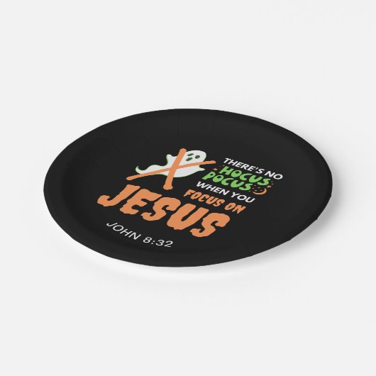 KEIN HOCUS POCUS Christliches Halloween Pappteller (Schrägansicht)