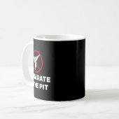 Kein Karate in der Grube Kaffeetasse (Vorderseite Links)