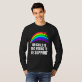 Kein Kind ist zu jung, um LGBT zu unterstützen, ko T-Shirt (Vorne ganz)
