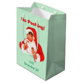 Kein Pinkeln Weihnachten Mittlere Geschenktüte (Rückseite Schrägansicht)