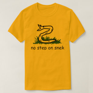 Kein Schritt auf dem Snek T-Shirt