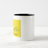 Kein Schritt auf der Flagge von Snek Gadsden Zweifarbige Tasse (Mittel)