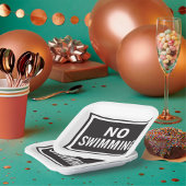 Kein Schwimmen, kühne Schwarz-Weiß-Warnung Pappteller