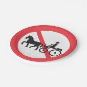 Kein Zeichen für Pferde und Buggy Pappteller (Schrägansicht)