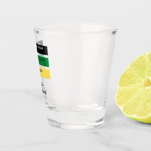 Keine Angst, der Jamaikaner ist hier Shot Glass Schnapsglas (Rechts)
