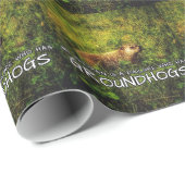 Keine Frau ist ein Versager, der das Papier "Groun Geschenkpapier (Rolleneckpunkt)