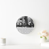 Keine Hunde Runde Wanduhr (Zuhause)