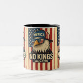 Keine Könige in Amerika Zweifarbige Tasse (Mittel)