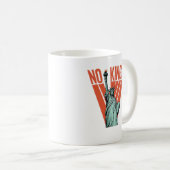 Keine Könige Statue Des Protests Amerikanischer Kl Kaffeetasse (VorderseiteRechts)