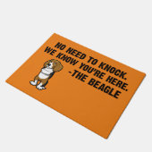 Keine Notwendigkeit, den Beagle zu klopfen Fußmatte (Schrägansicht)