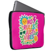 Keine Regeln nur für Vibes - Neon Gradient Kawaii- Laptopschutzhülle (Vorne Rechts)