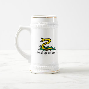 Keine Schritte auf snek memes Gadsden parody SnekR Bierglas