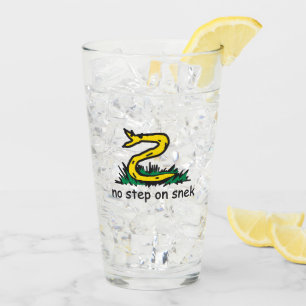 Keine Schritte auf snek memes Gadsden parody SnekR Glas
