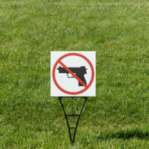 Keine Schusswaffen innerhalb des Geschäfts oder au