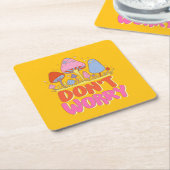 Keine Sorge - farbenfroher Kawaii Mushroom Rechteckiger Pappuntersetzer (angewinkelt)