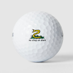 Keine Stufe auf Snek-Memes Gadsden-Parodie SnekRig Golfball