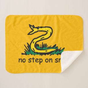 Keine Stufe auf Snek-Memes Gadsden-Parodie SnekRig Sherpadecke