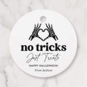 Keine Tricks nur Leckereien Skeleton Hand Hallowee Geschenkanhänger (Vorderseite)