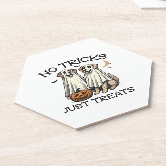 Keine Tricks, nur Leckerlis-Hunde-Halloween-Shirt Untersetzer (angewinkelt)