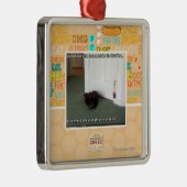 Keller-Katze, etwas verwirrt Silbernes Ornament (Rechts)