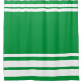 Kelly Green : Moderne Linien in Weiß Duschvorhang (Vorderseite)