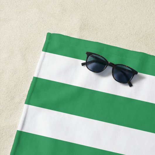 Kelly Green Monogram Strandtuch (Beispiel)