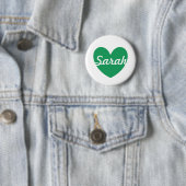 Kelly green polka herzen auf weiß button (Beispiel)
