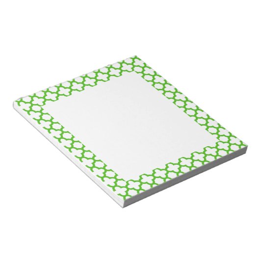 Kelly Green Quatrefoil Muster Notizblock (angewinkelt)