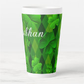 Kelly Green Raute Irish Clovers Latte Tasse (Vorderseite)