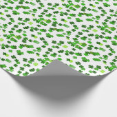 Kelly-grün „Shamrocks Falling“ Geschenkpapier (Ecke)