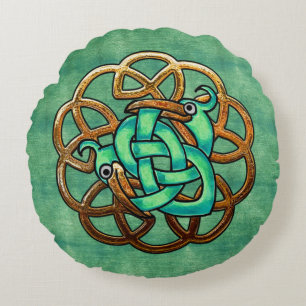 Kelte und Feathers Rundes Kissen