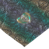 Keltische Herz-Mandala im Grün und in der Tischdecke (Schrägansicht)