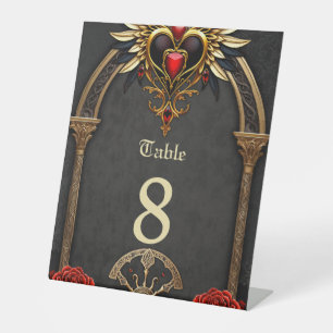 Keltische Knoten und ein Herz in gotischer Eleganz Sockelschild