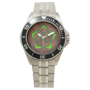Keltische Knotengrün-Blume auf lederner digitaler Armbanduhr